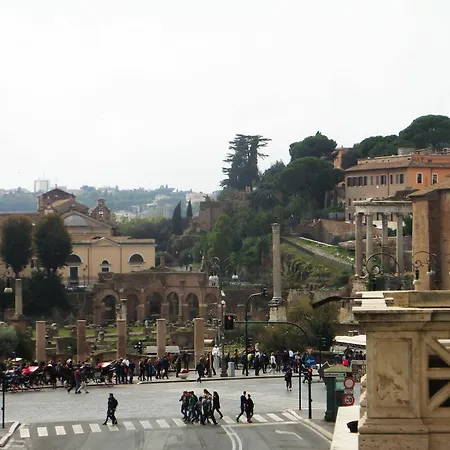 325 Ai Fori Rome