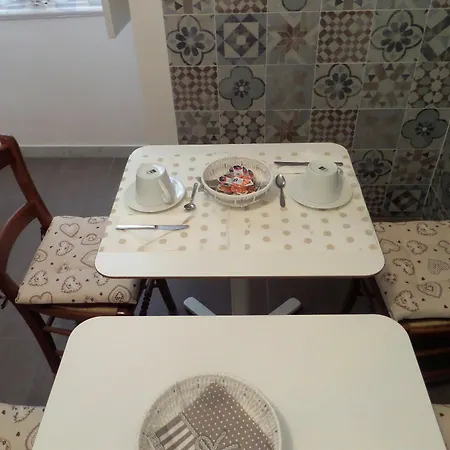 Konukevi 325 Ai Fori