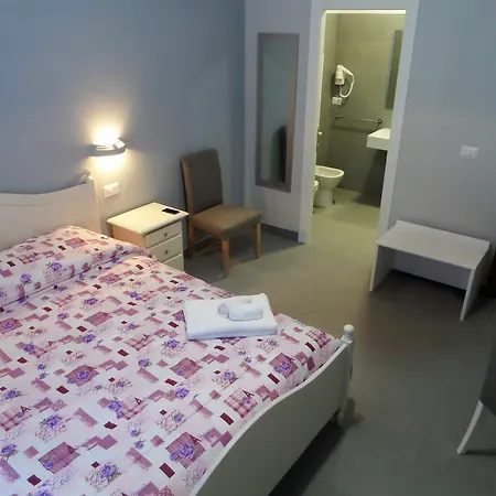 富力325号旅馆 2* 罗马