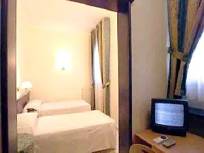Otel The Church Village