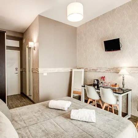 Santamaria 3* Rome