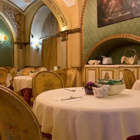 Des Epoques Hotel