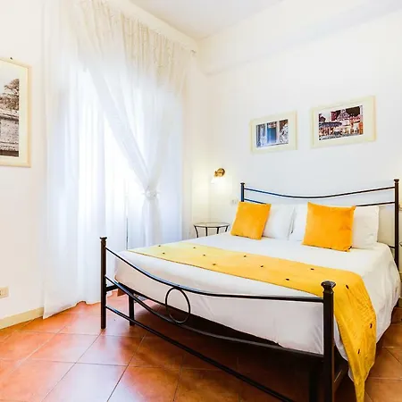 Al Centro Di Bed & Breakfast 3*
