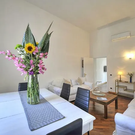 Luxury House - The House
