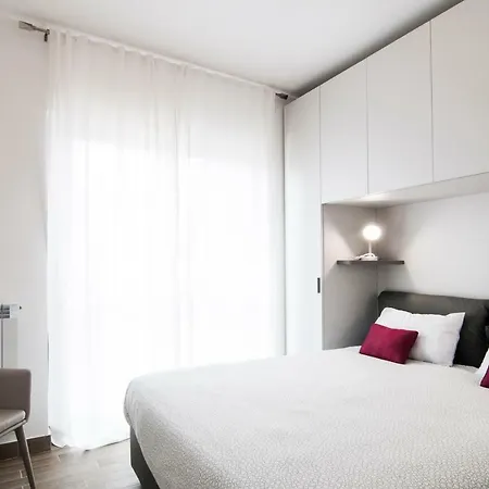 Fonte Laurentina Apartment *