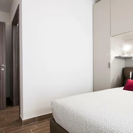 Fonte Laurentina Apartment *