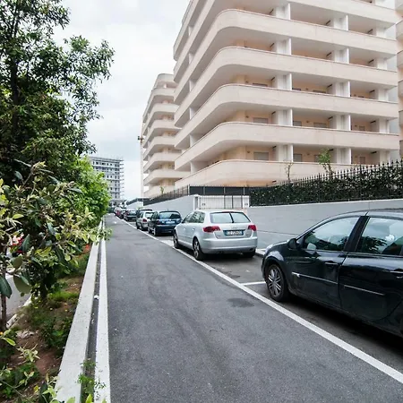Fonte Laurentina Apartment *