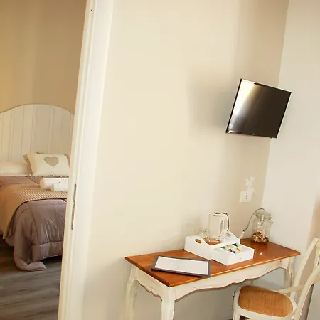 Bed & Breakfast Tinkerbell 2*