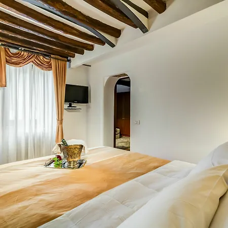 Luxury Navona