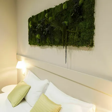 Aeterno Eco Rome