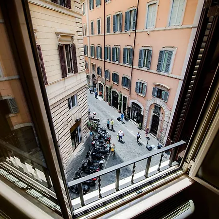 Unique Navona