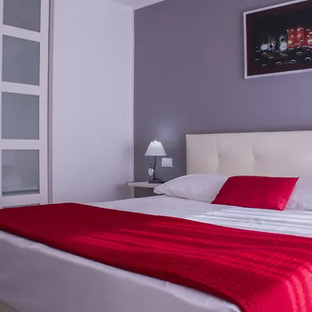 Domus Raffaello 3* Roma
