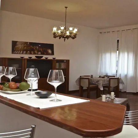 House & The - Vatican Apartment *