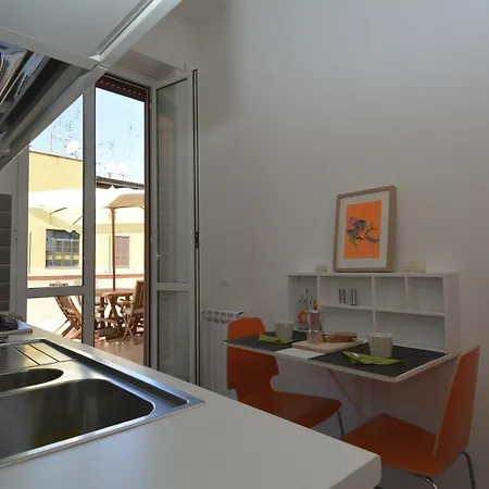 House & The - Vatican Apartment