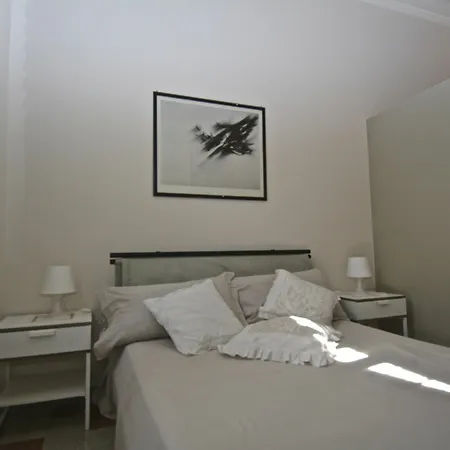 House & The - Vatican Apartment