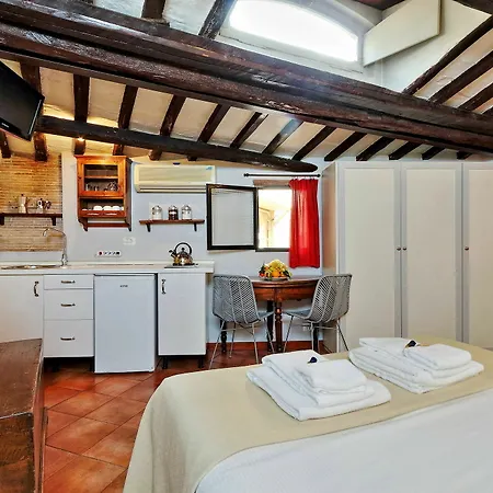 Il Glicine - Navona Apartment