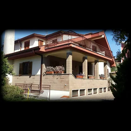 La Casa Degli Artisti 호텔 몬테포르지오카토네