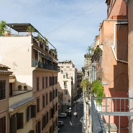 Domus Spagna Frattina Guest house 3*