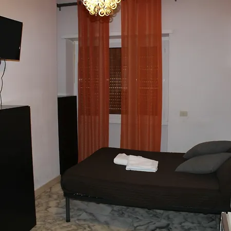 Mr. Charlie Brown Guest house 2*