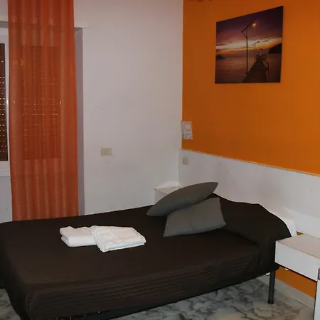 Mr. Charlie Brown Guest house 2*
