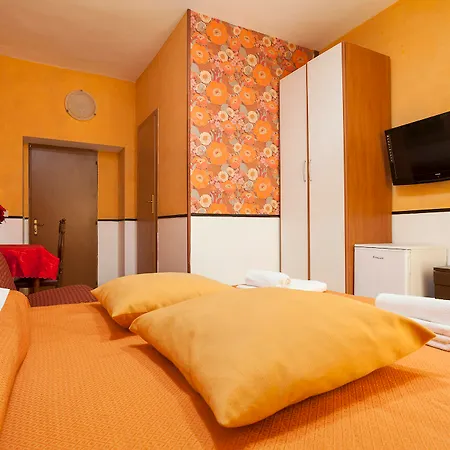 Cicero Center Guest house