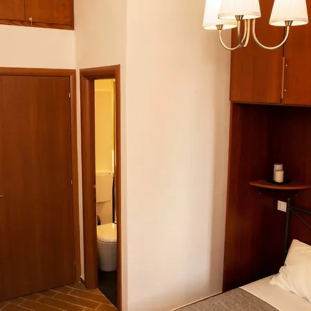 Miclad Colosseum Guest House Bed & Breakfast