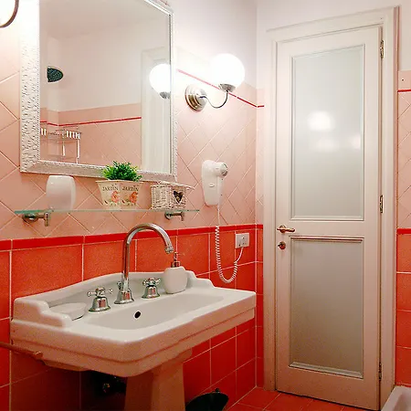 Piazza Di Spagna Sweet Apartment
