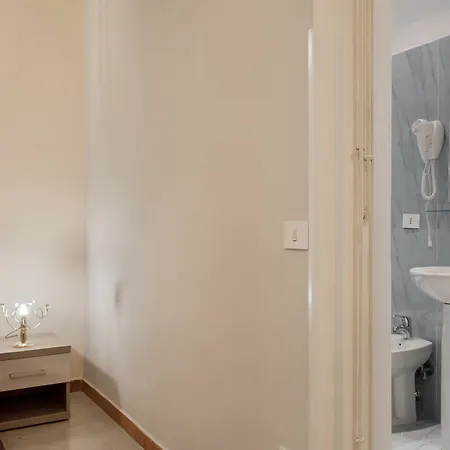 Domus Napoleone 3* Рим