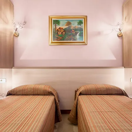 Domus Napoleone 3*