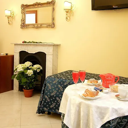 Guest house Caroline 2*