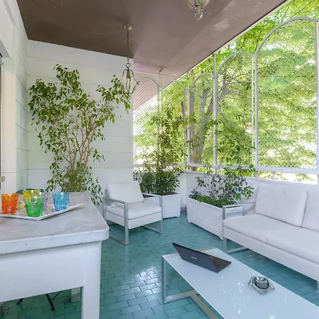Luxury In Vatican Area Apartment