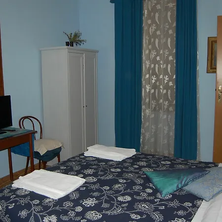 Πανσιόν Casa Cleo 2*