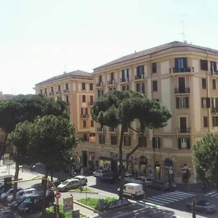 Guest house 5 For 7 People Near Coloseum 2*
