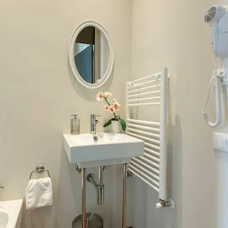 Guest house 5 For 7 People Near Coloseum Rome
