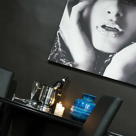 Costantino Secondo Apartment *