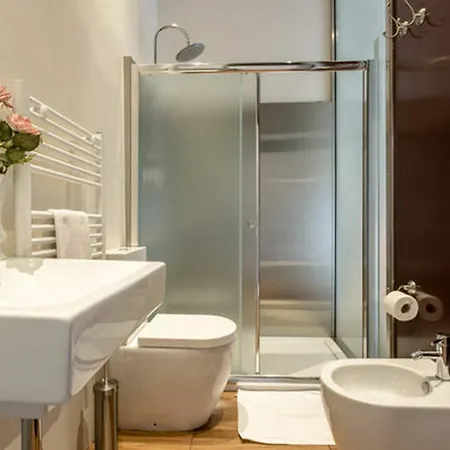 Guest house 5 For 7 People Near Coloseum 2*