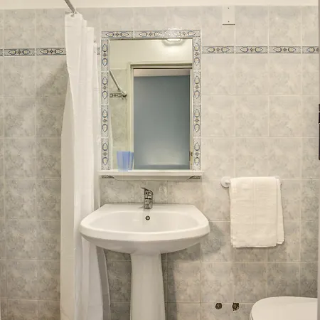 Hotel Nuova Monaco *
