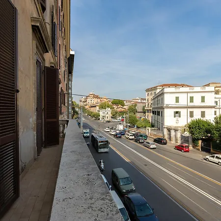 Beb Domus Arbenzio San Giovanni ローマ