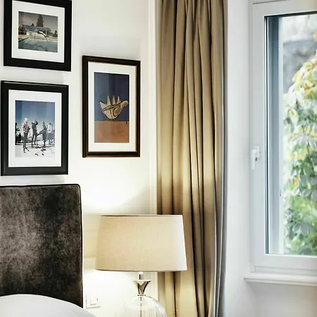 Hotel The Shire 3*
