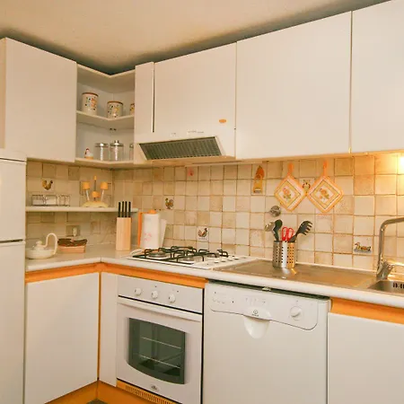Apartment In Bovari Rome