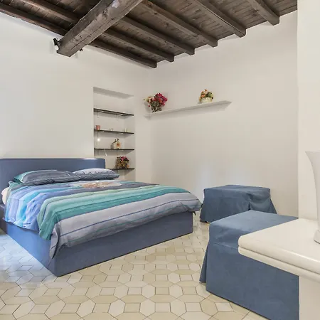 Romantica Apartments *