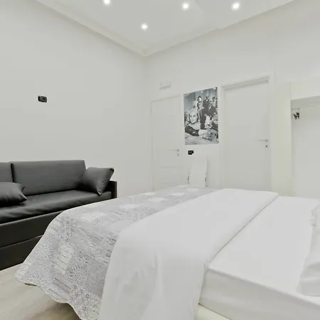 New House 2 * רומא