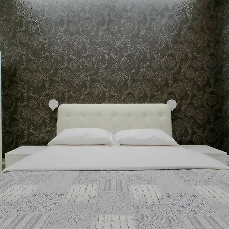 לינה וארוחת בוקר New House 2 *