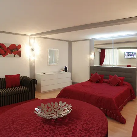 Luxury Fashion 5* Rome