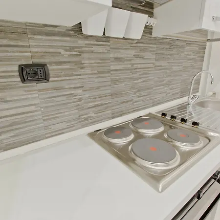לינה וארוחת בוקר New House 2 *