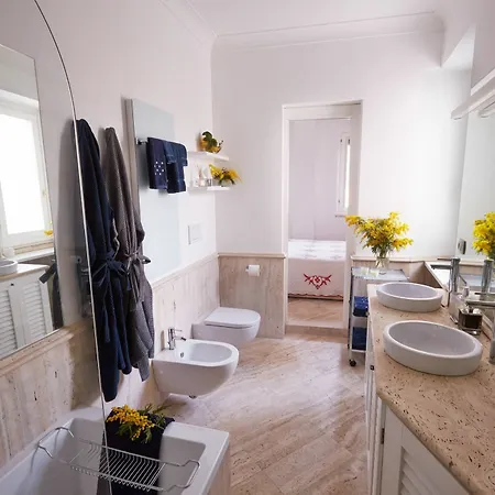 Via Del Corso - Three Bedroom Penthouse Rome