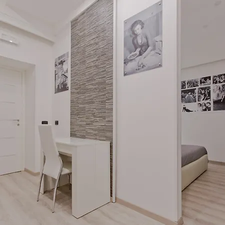 לינה וארוחת בוקר New House 2 רומא