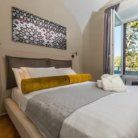 Palazzo Baj In Trastevere 3*