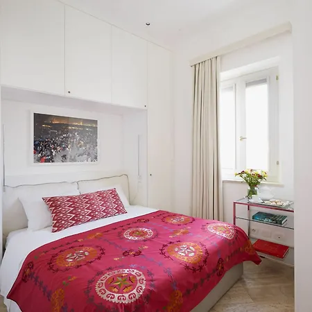 Via Del Corso - Three Bedroom Penthouse *
