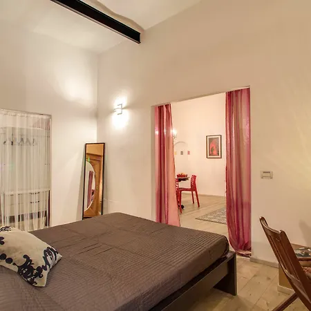 Apartment Aweshome - Scarlet Dream *
